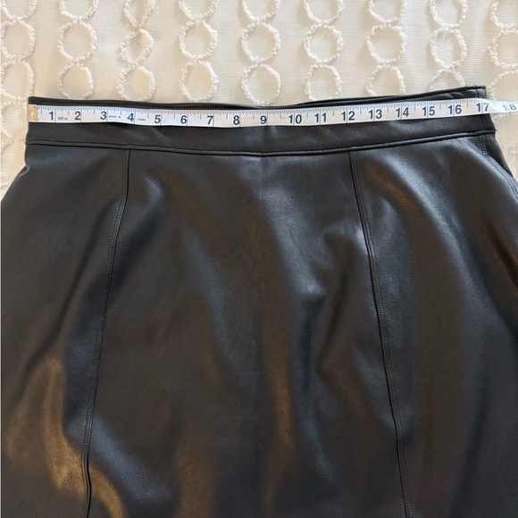 SPANX Black Leather Like mini skirt - Picture 4 of 7